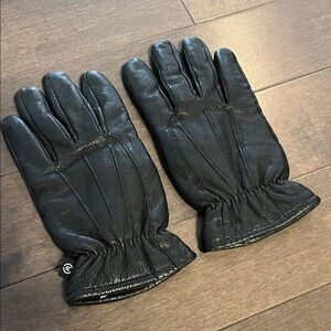Isotoner leather gloves with soft linen inside